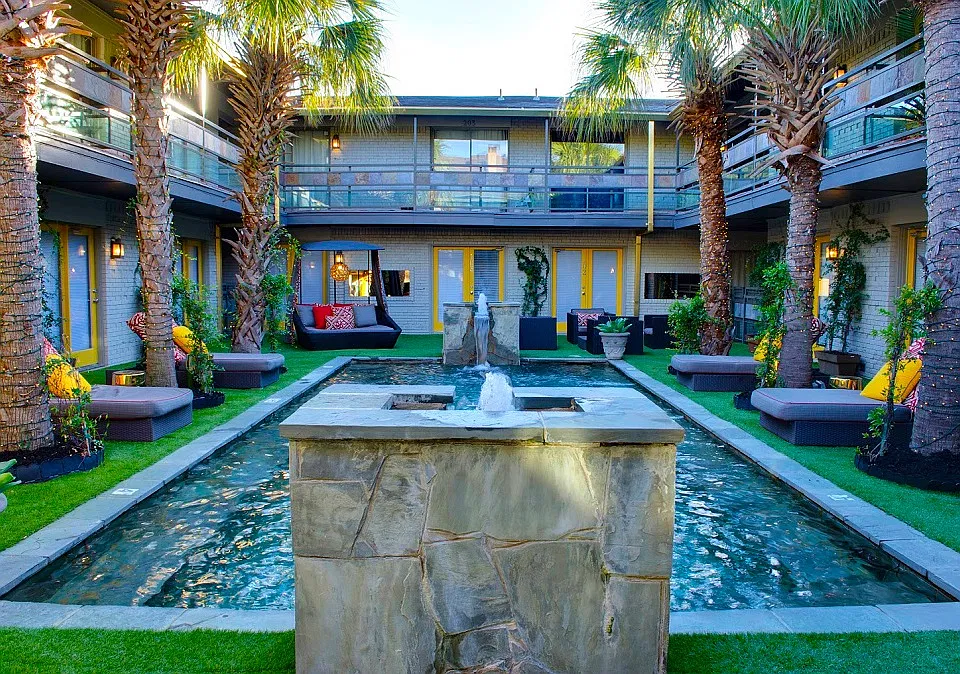 5908 Gaston - PLAZA Courtyard 1