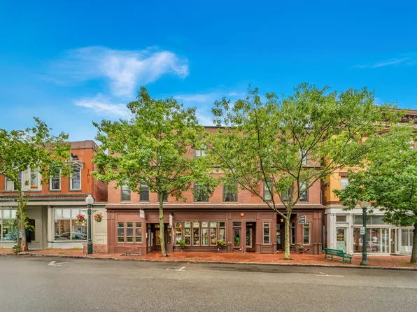 57 Main St APT 2, Amesbury, MA 01913