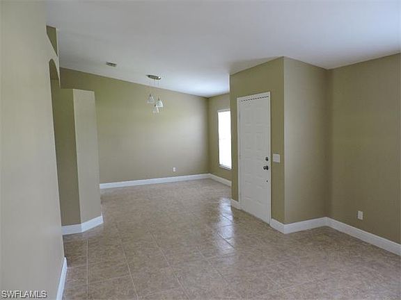4th image of 2110 SW 25th Ter