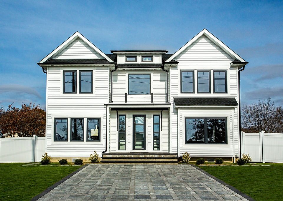 1st image of 699 Shore Dr