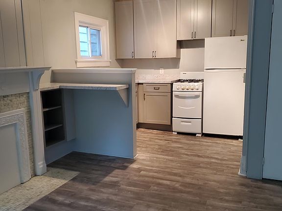 2nd image of 120 Richmond Ave APT 3