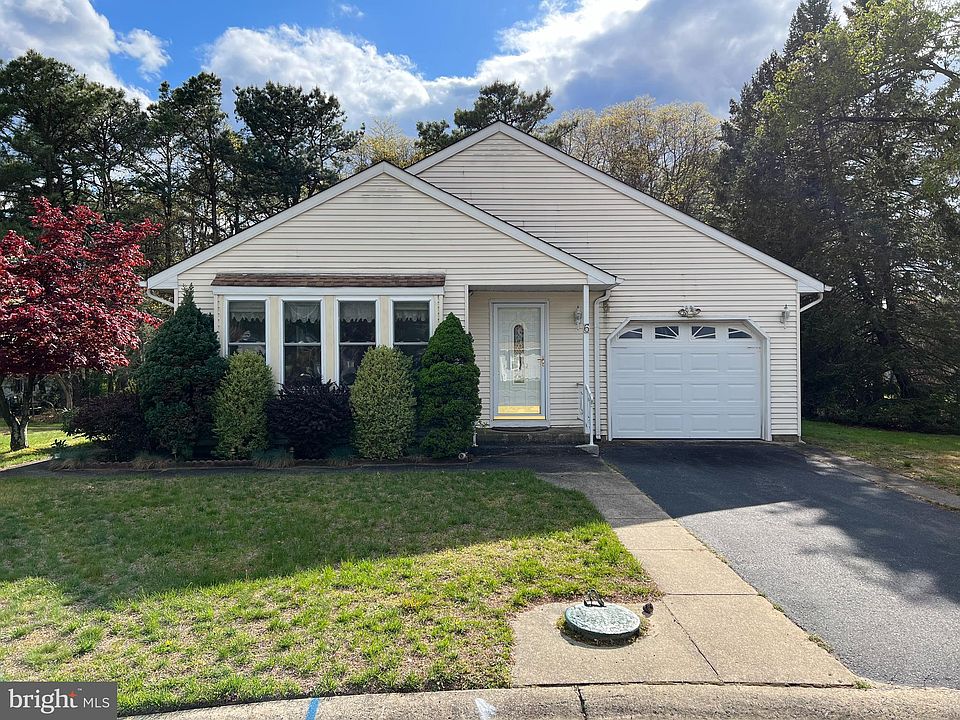 1st image of 6 Abbey Ln