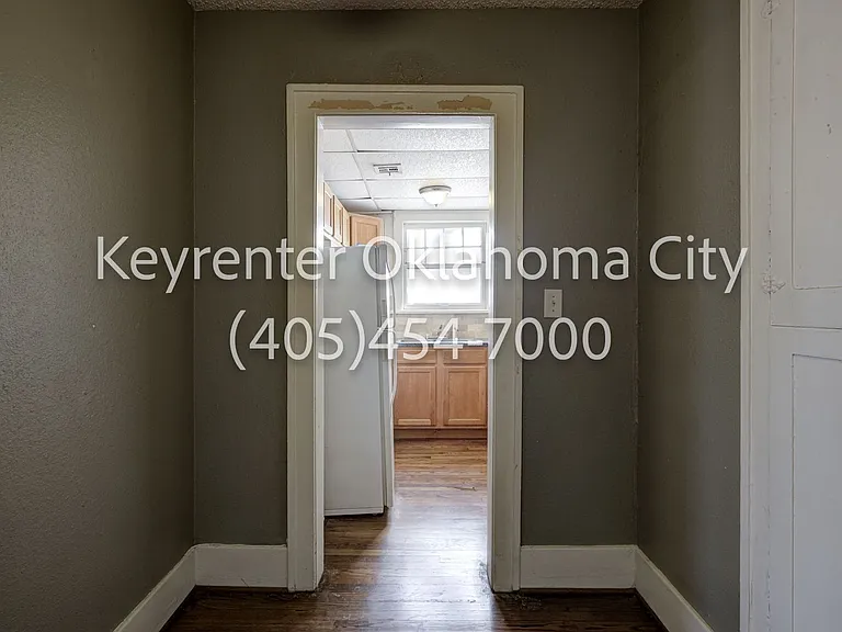 1700 N Robinson Ave — Photo 18