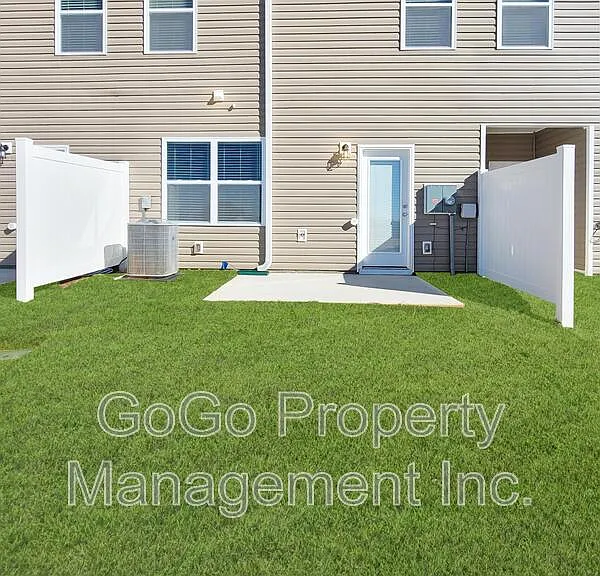 1355 Wunder Way — Photo 8