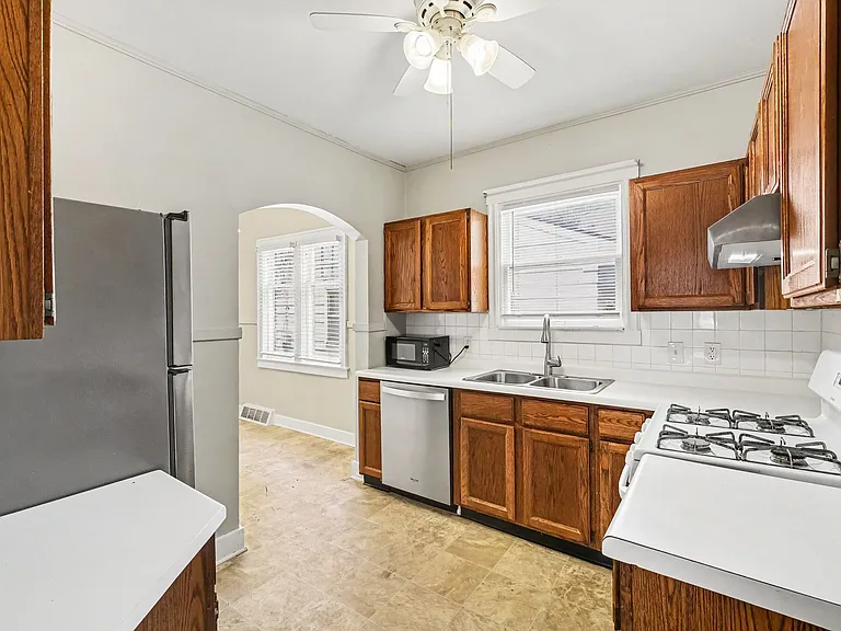 2125 Wealthy St SE #1 — Photo 18