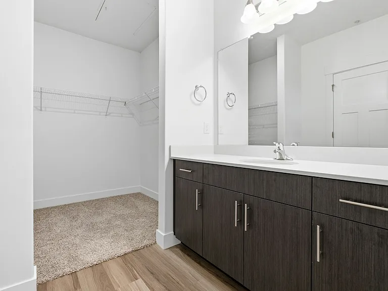 882 N Coulsen Dr #J303 — Photo 9