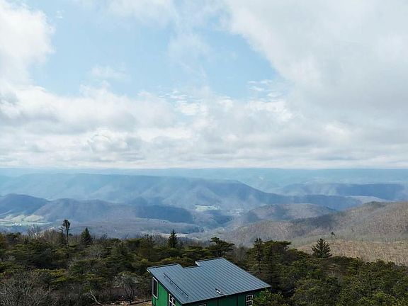 4th image of 148 Pond Rd