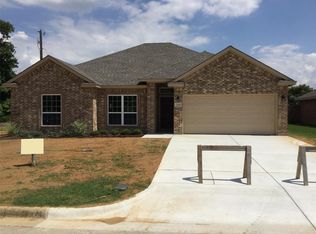 209 Rose Ave, Cleburne, TX 76033