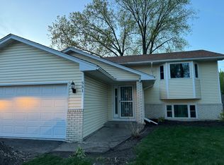 531 84th Cir NW, Coon Rapids, MN 55433