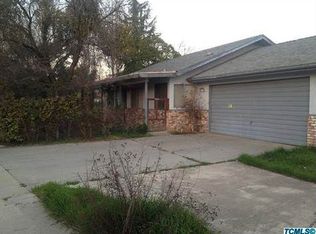 230 N Simon St, Visalia, CA 93292