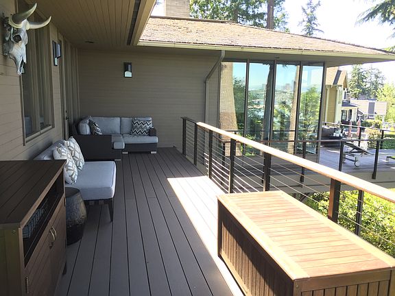 Deck off kitchen/dining room