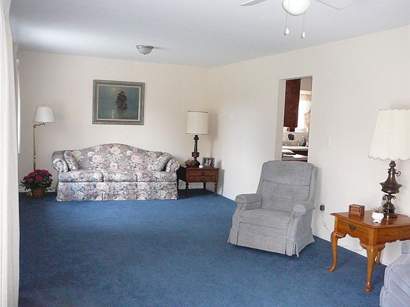 5th image of 1524 Gregory Ave