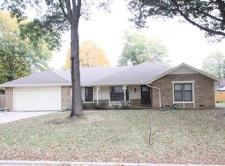 1925 E Vincent Dr, Springfield, MO 65804