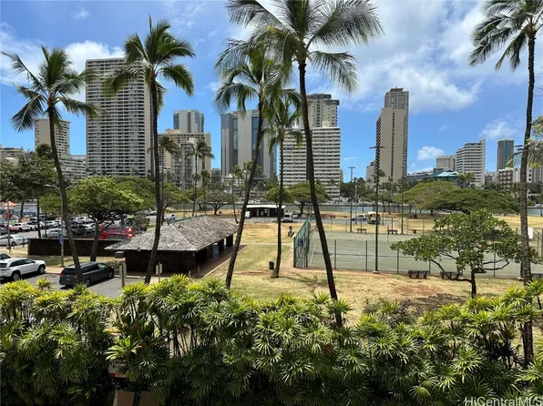 500 University Ave APT 309, Honolulu, HI 96826