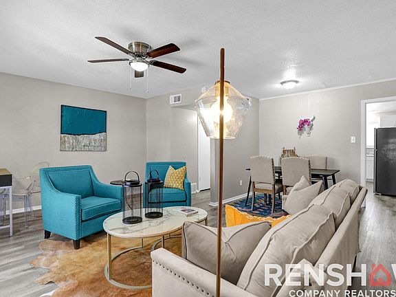 Living room - Patio Door