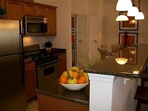4th image of 1581 S Woodland Blvd APT 204