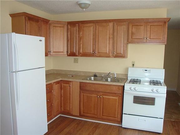 5th image of 2835 N Brouse Ave