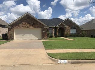 8 Saint Andrews Ct, Wichita Falls, TX 76309