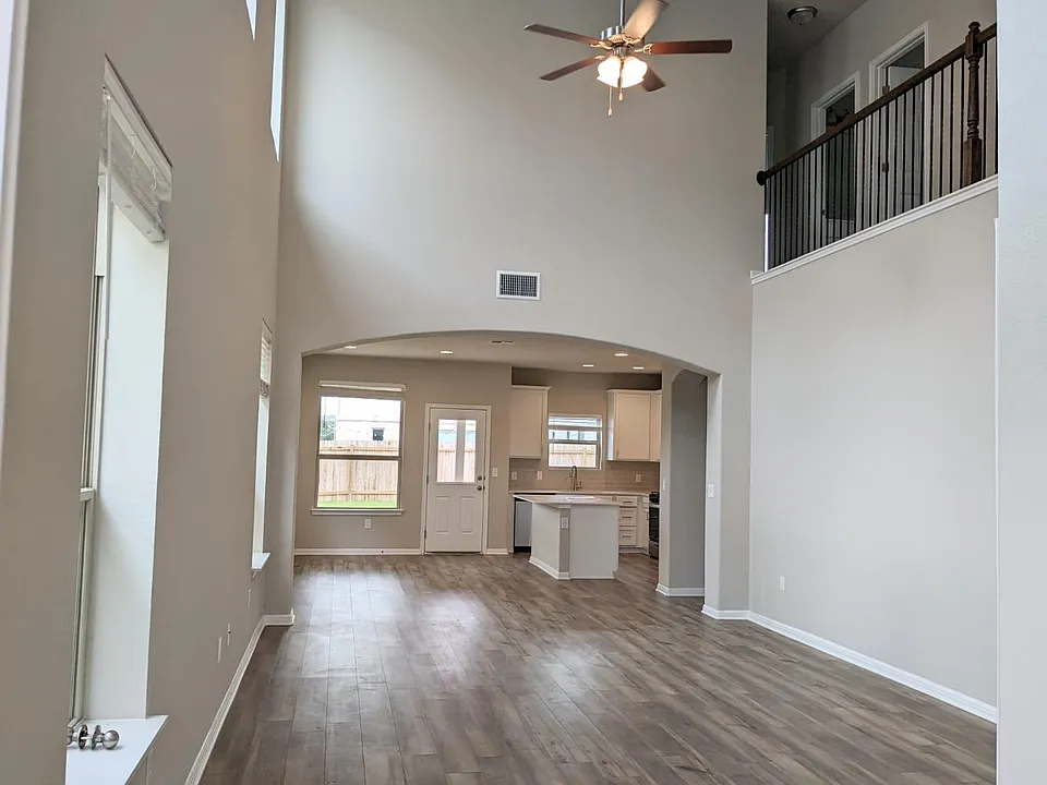 112 Manassas Dr