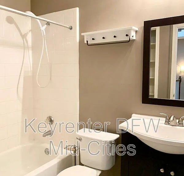 8702 Saddlehorn Dr — Photo 36