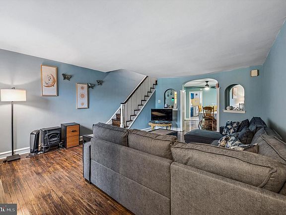2nd image of 8255 Forrest Ave