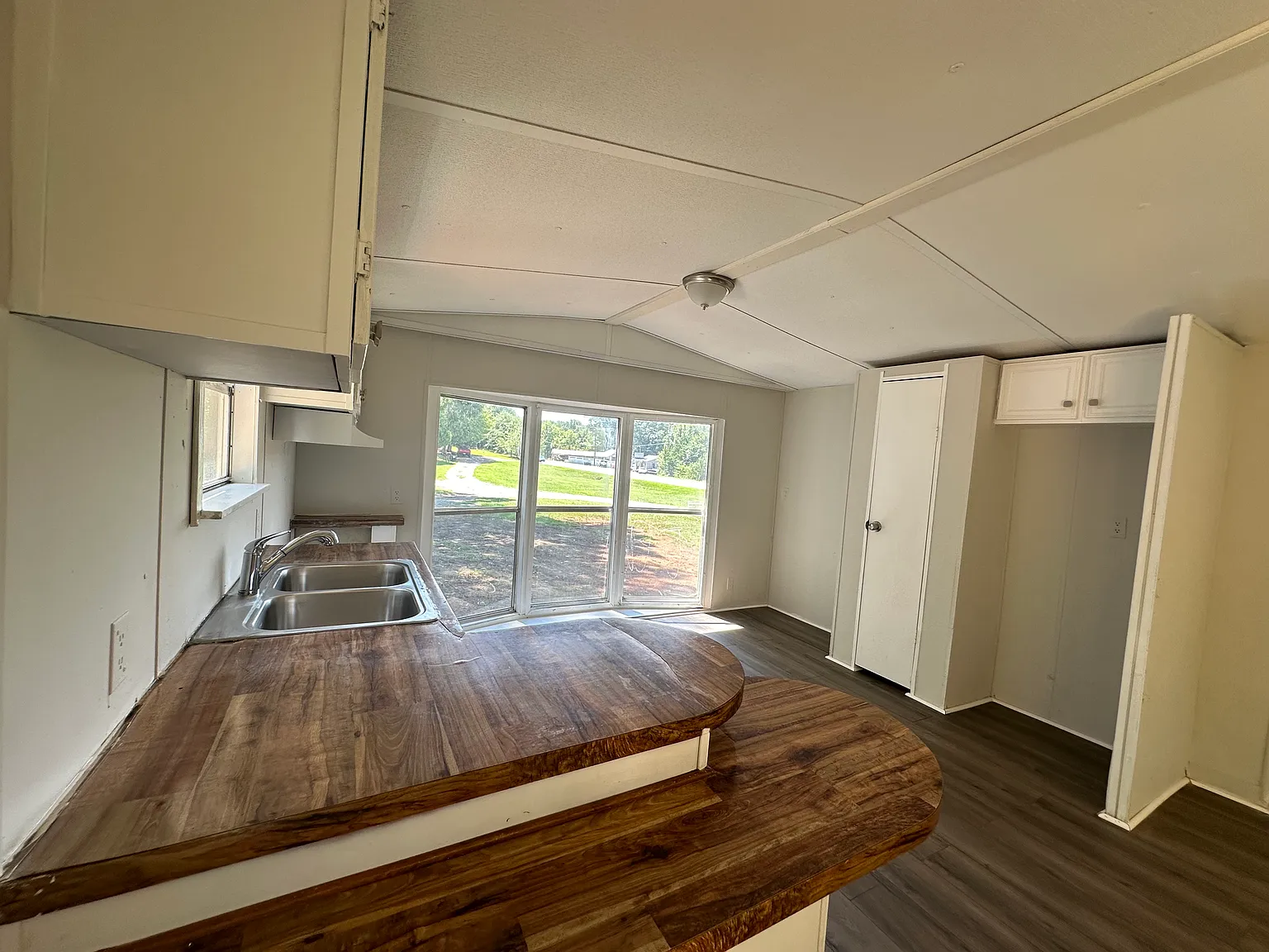 2 bed, $825 — Photo 3