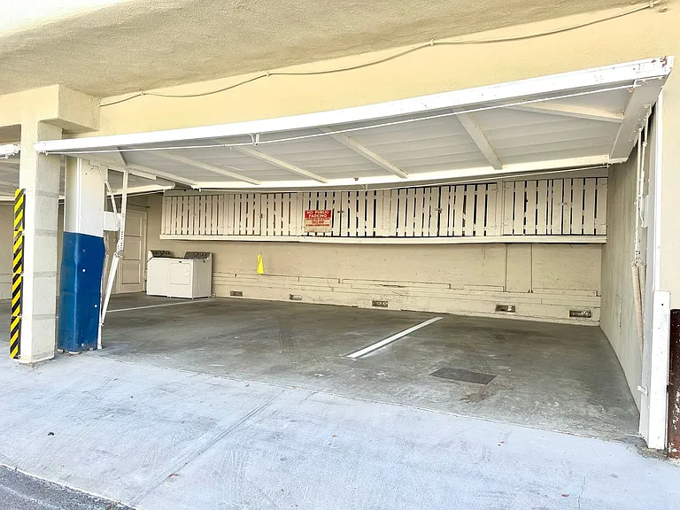 320 S. Rexford Drive — Photo 16