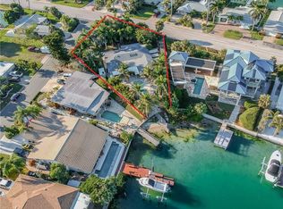 11465 4th St E, Treasure Island, FL 33706