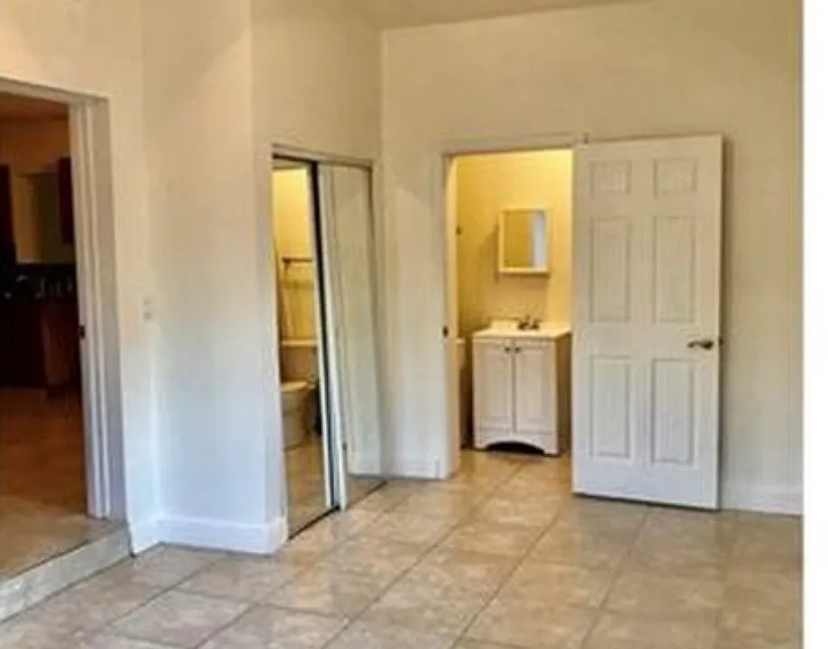 930 NW 19th Ave