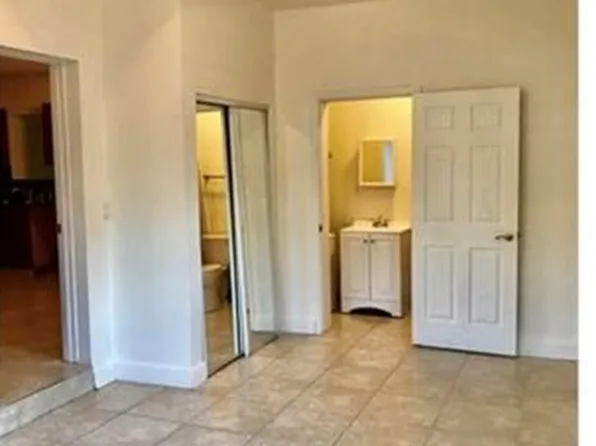 930 NW 19th Ave, Fort Lauderdale, FL 33311