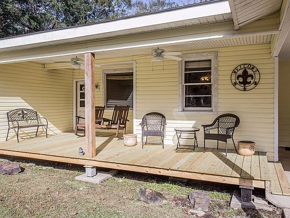 2nd image of 3985 Yardley Dr