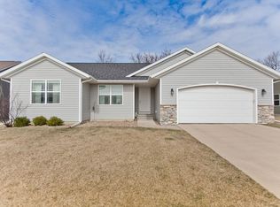 5412 Ruhd St SW, Cedar Rapids, IA 52404