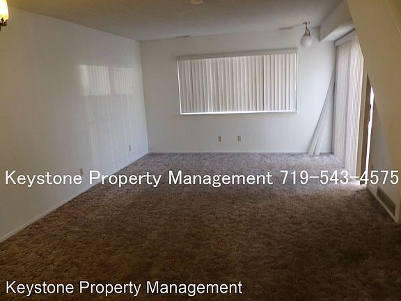 5th image of 17 Villa Dr