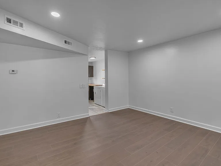 2714 Jefferson St — Photo 16