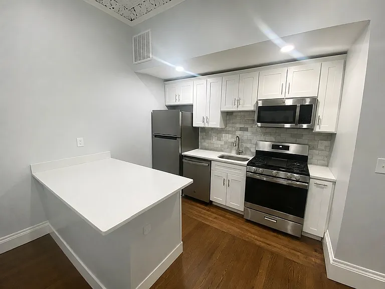 475 Massachusetts Ave #2A — Photo 2