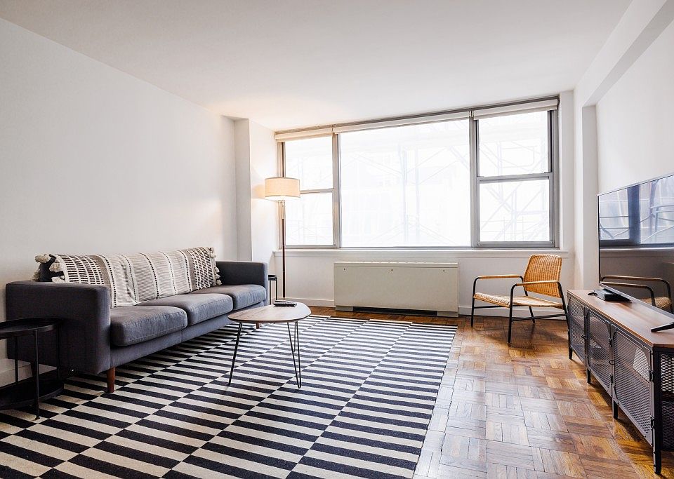 1st image of 155 E 55th St #8G