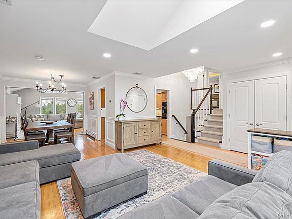 5th image of 45 Winthrop Road