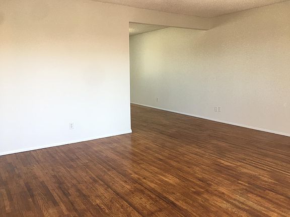 4th image of 520 E Hurst St #62650827