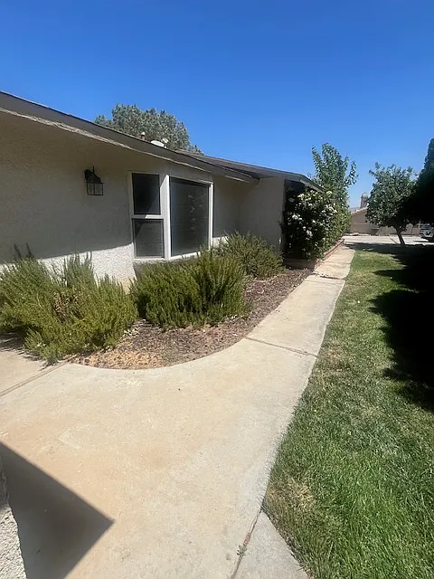 3 bed, 1786 sqft, $2,850 — Photo 3