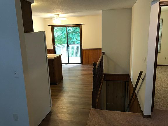 5th image of 4507 Sarafield St NE