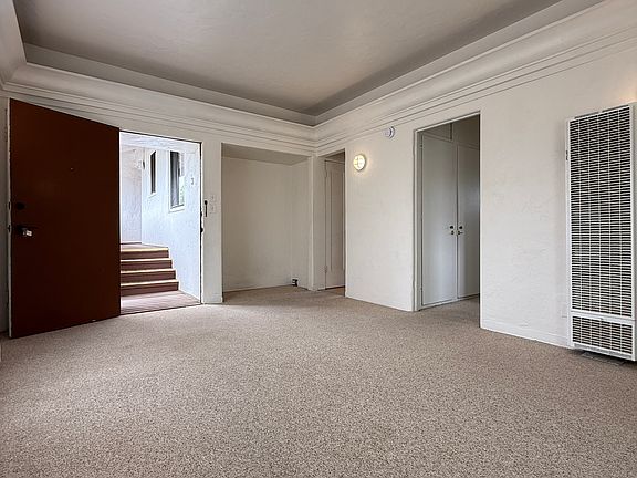 3rd image of 934 Sharon Ln APT 3