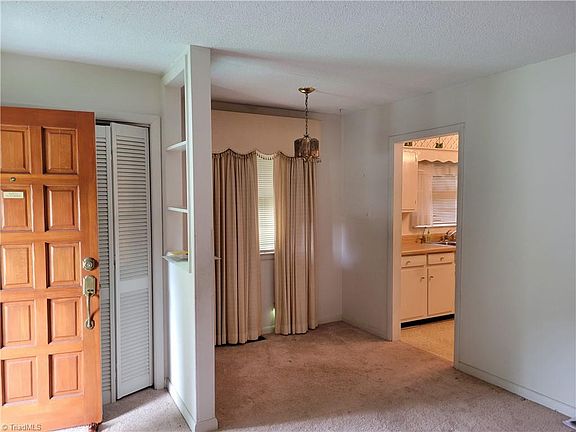 3rd image of 709 E Florida St
