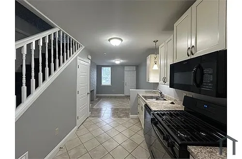 1003 W Lombard St Photo 1