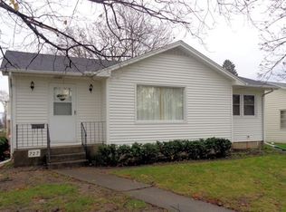 727 N 3rd St, Rochelle, IL 61068