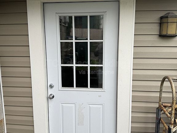 2nd image of 388 Broaddus Ave #C