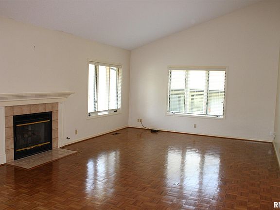 3rd image of 7605 N Melissa Ln