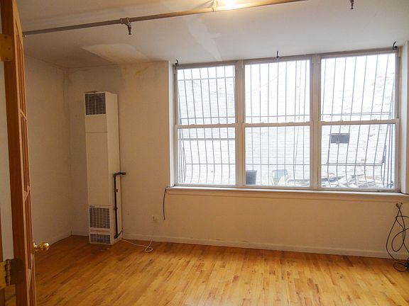 5th image of 59 Scholes St APT B5