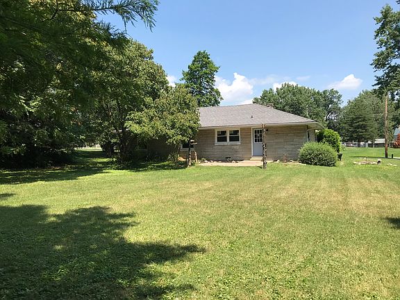 3rd image of 104 S Bohannon Ln