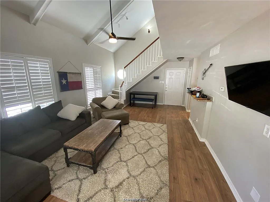 4 bed, 2.5 bath, 1308 sqft, $700 — Photo 3
