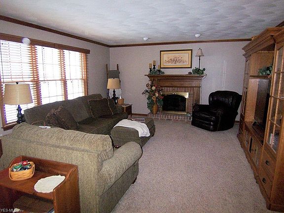2nd image of 5760 Rosewood Dr